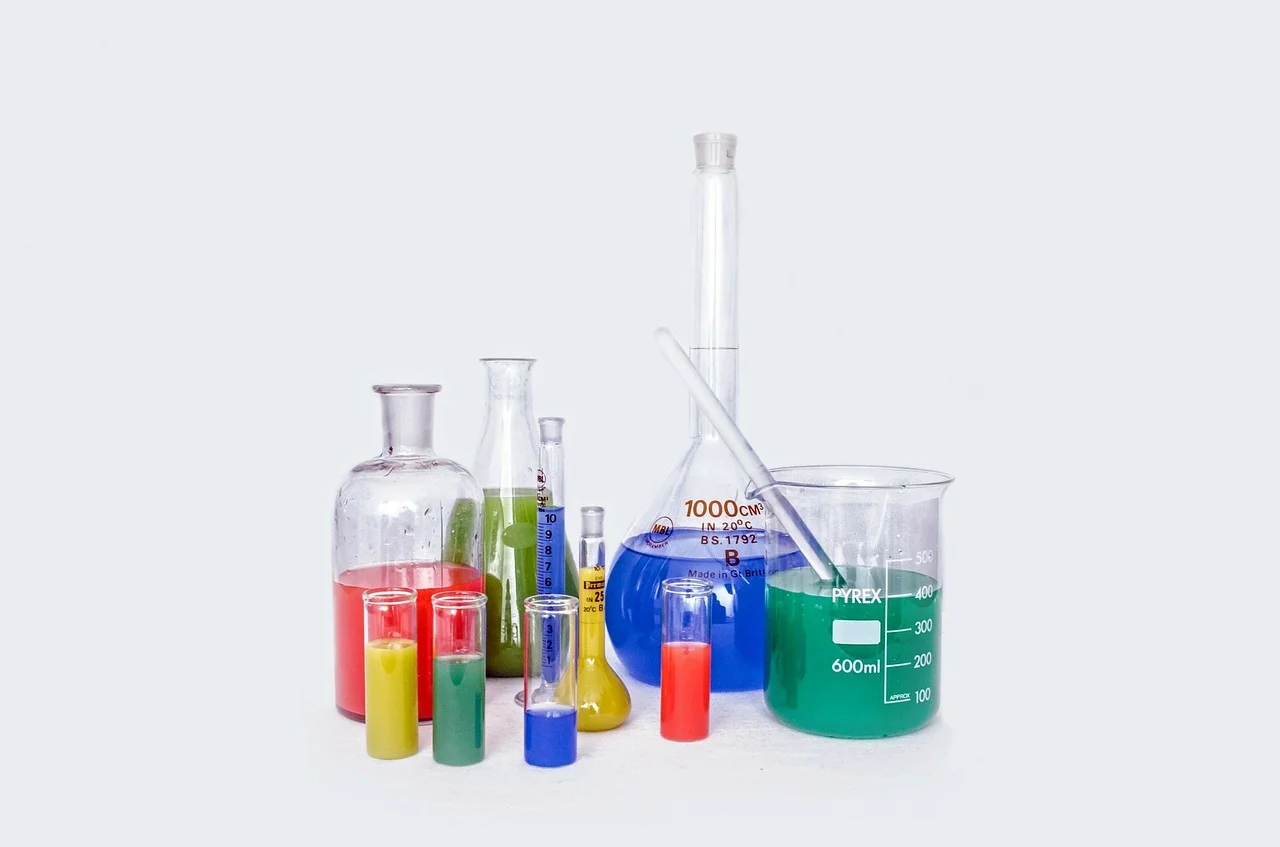 Commonly used chemical indicators in the laboratory