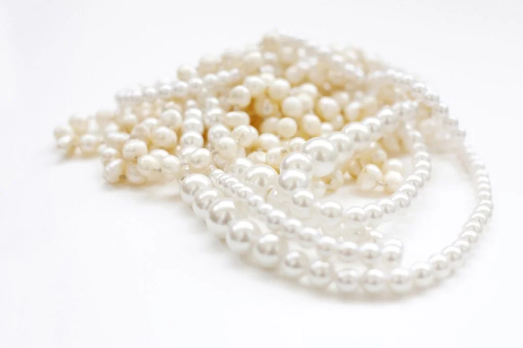 Pearls Necklace Background - svetlanabar / Pixabay