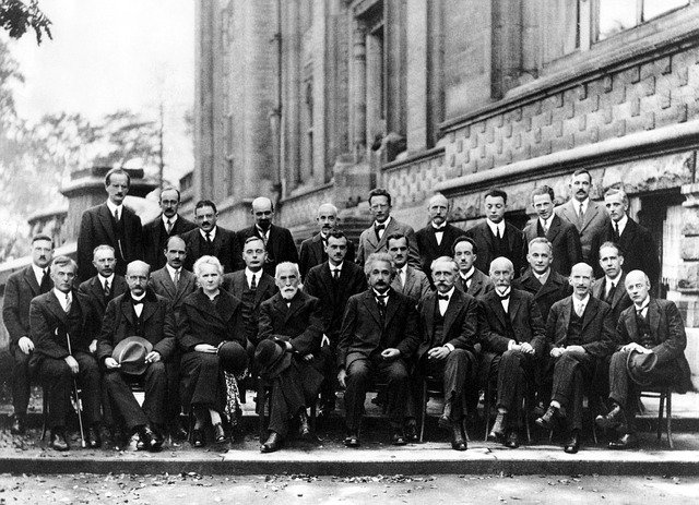 Einstein Physicist Conference  - WikiImages / Pixabay