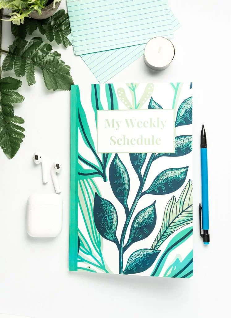 Office Study Writing Organization - HeraVibes / Pixabay
