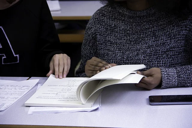 Girls Education Women Interracial - lovingimages / Pixabay