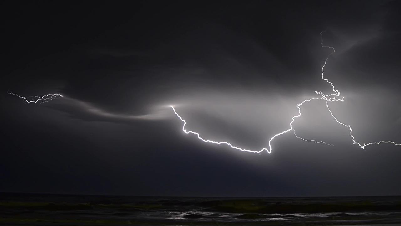 Lightning – Static electricity – definition, and examples