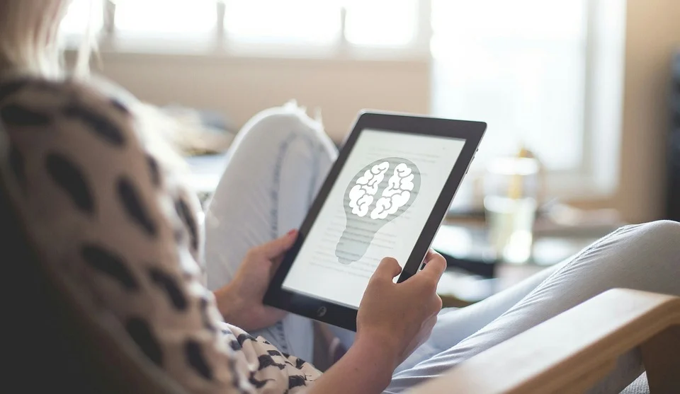 What lifestyle choices may improve brain function?