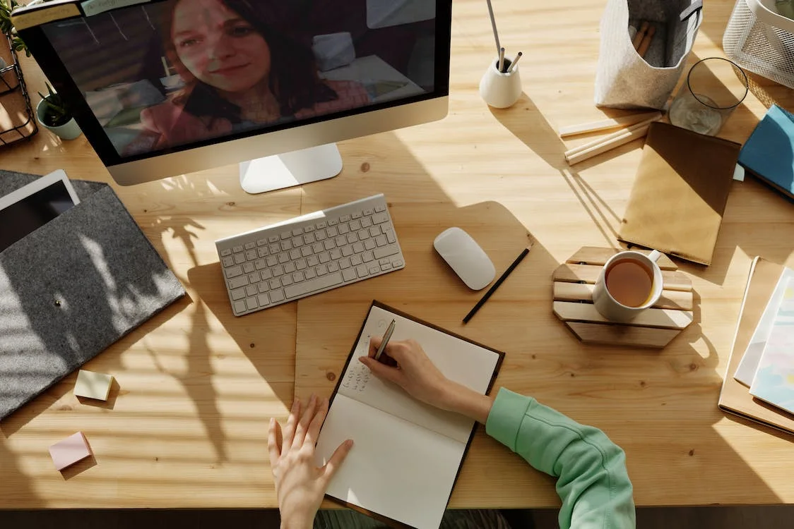 Asynchronous learning vs synchronous learning compared