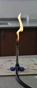 How to use Bunsen burner – Lab basics and simple experiments