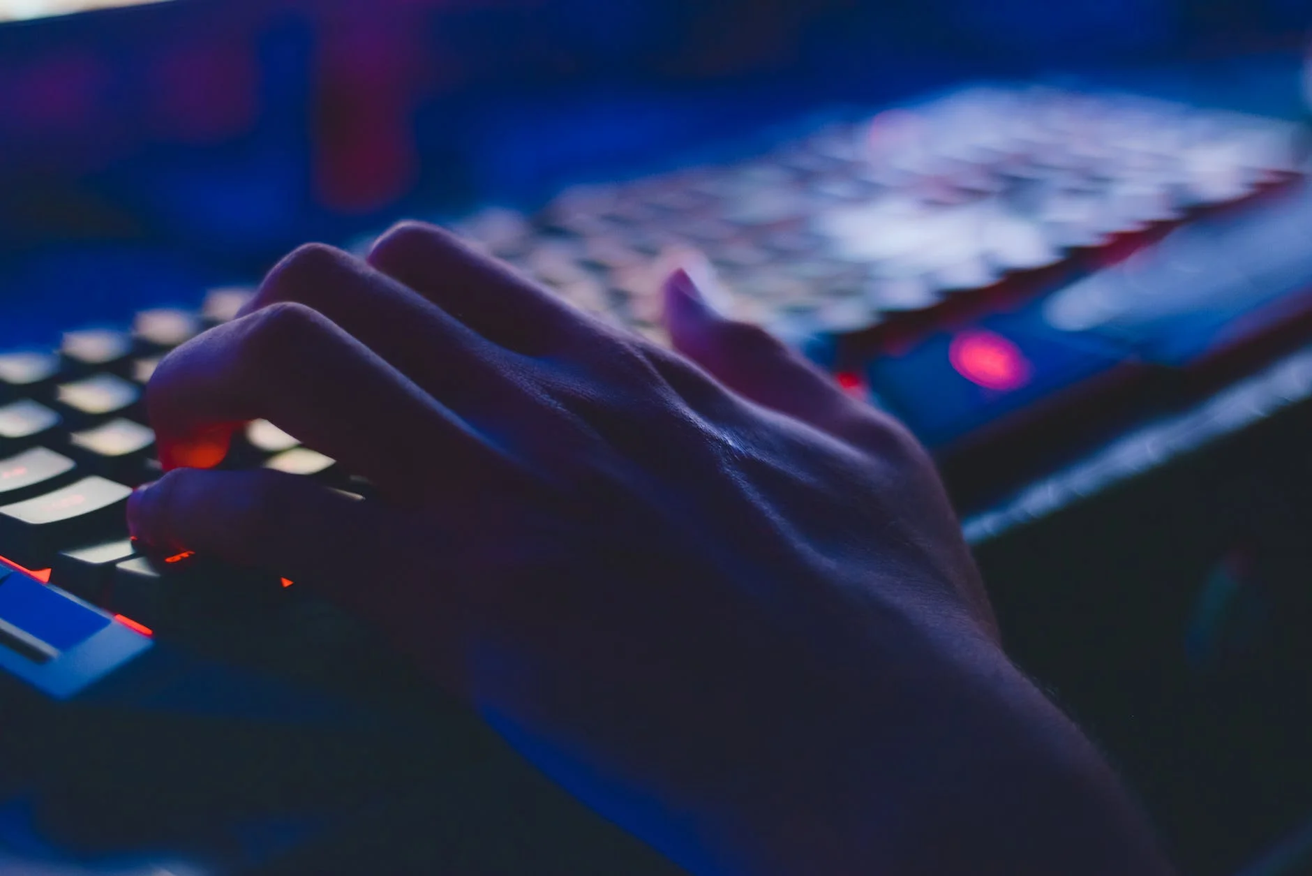 Is the internet fake? Theory of dead internet